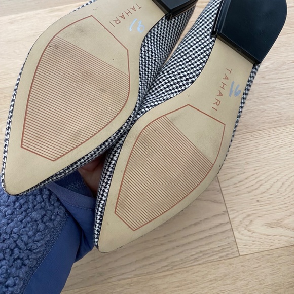 Tahari Pointed Toe Flats - Picture 3 of 3